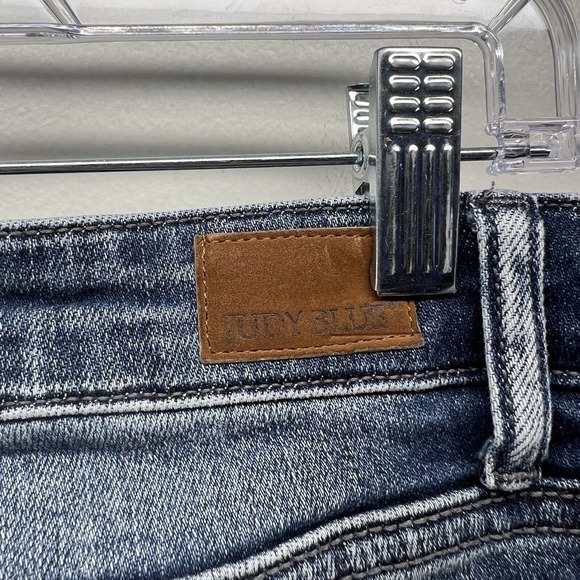 Judy Blue Boyfriend Fit Destroyed Bleach Splattered Blue Wash Jeans Size 11/30 - Picture 3 of 10